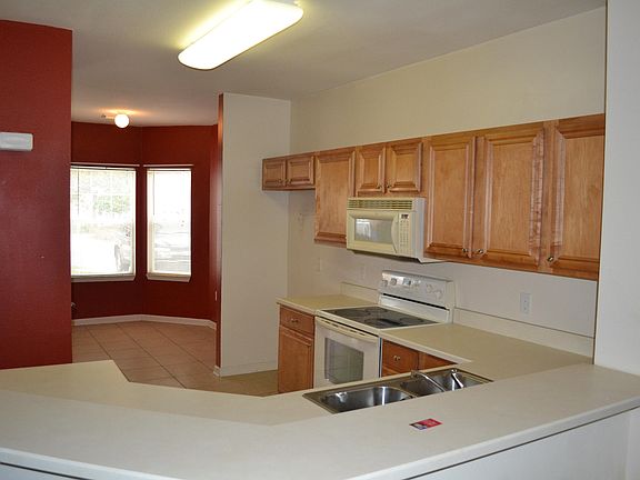 3rd image of 3750 SILVER BLUFF #1903