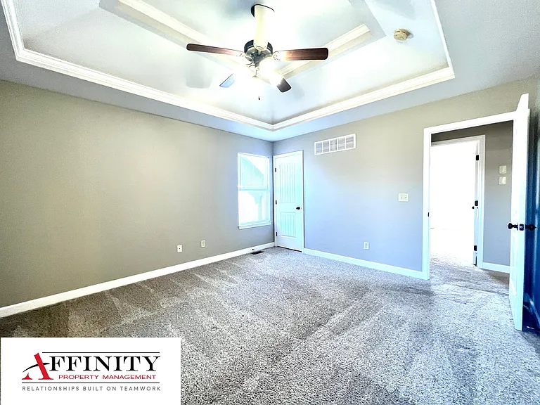 5000 NW 92nd Ter — Photo 15