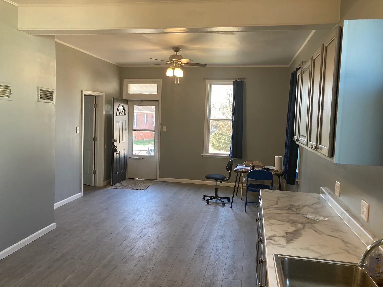 3 bed, 1000 sqft, $1,399 — Photo 2