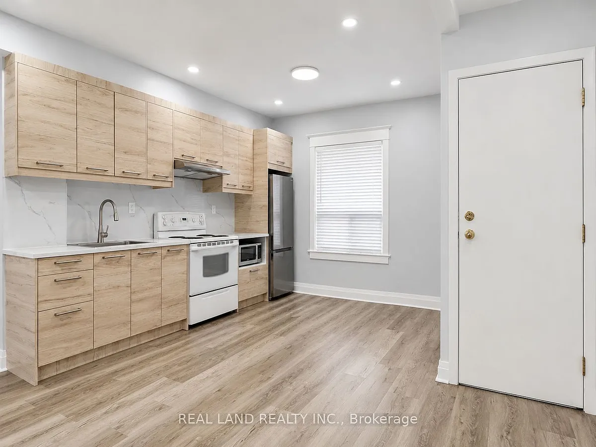 Building Photo - 225 Coxwell Ave #MAIN FLOOR