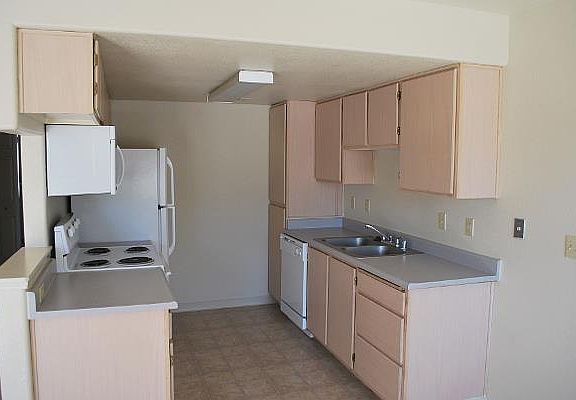 Kitchen with Fridge, Range, and Dishwasher