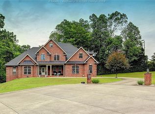 112 Squires Gate Rd, Hurricane, WV 25526