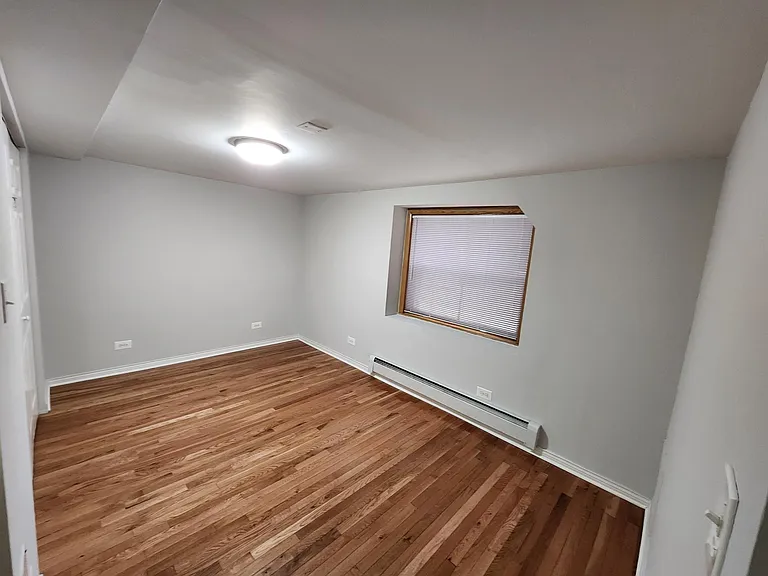 4420 N Winchester Ave #GW — Photo 3