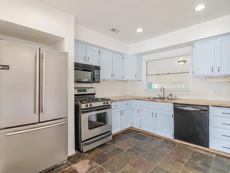 13057 Gladstone Ave — Photo 15