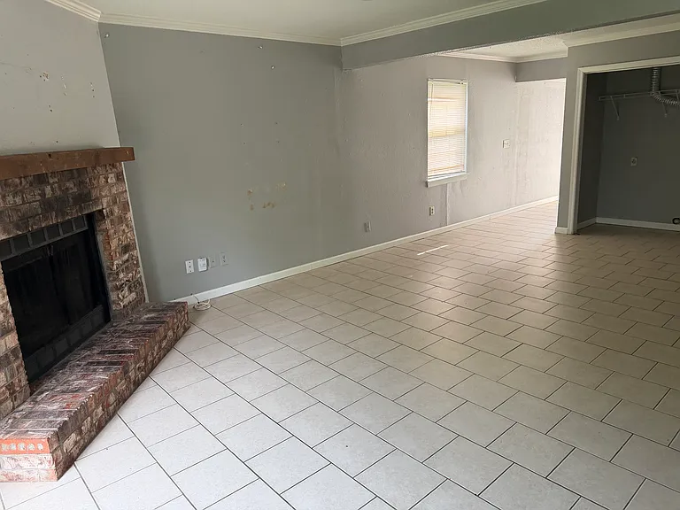 457 NE Churchill St #457 — Photo 9