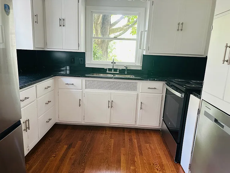 19 Armory St — Photo 5