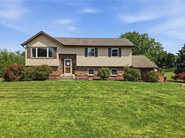 6232 Dove Dr, Bethlehem, PA 18017