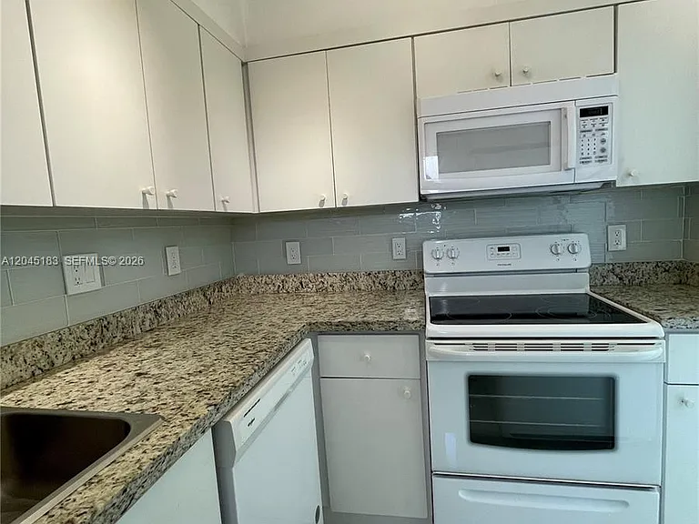 220 Kings Point Dr #502 — Photo 14