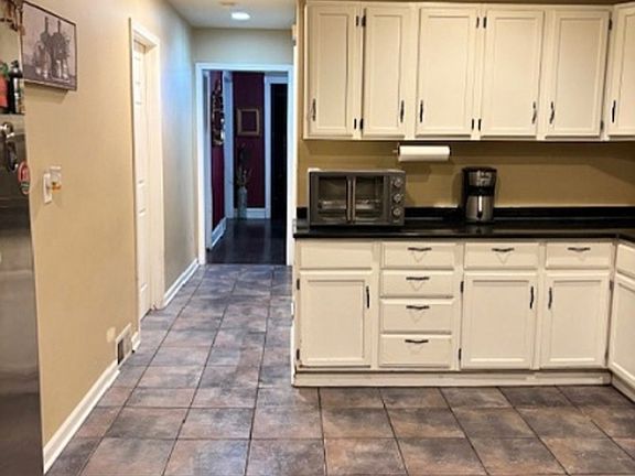 5th image of 1816 S 48th Ct