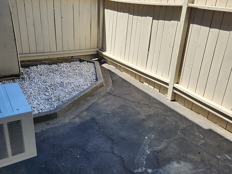 5209 Wilkinson Ave — Photo 7