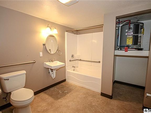 5th image of 21 E 3rd St #303