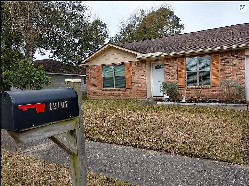 1st image of 12107 Kingslake Forest Dr