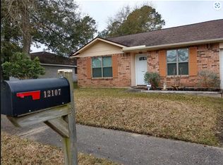 12107 Kingslake Forest Dr, Houston, TX 77044