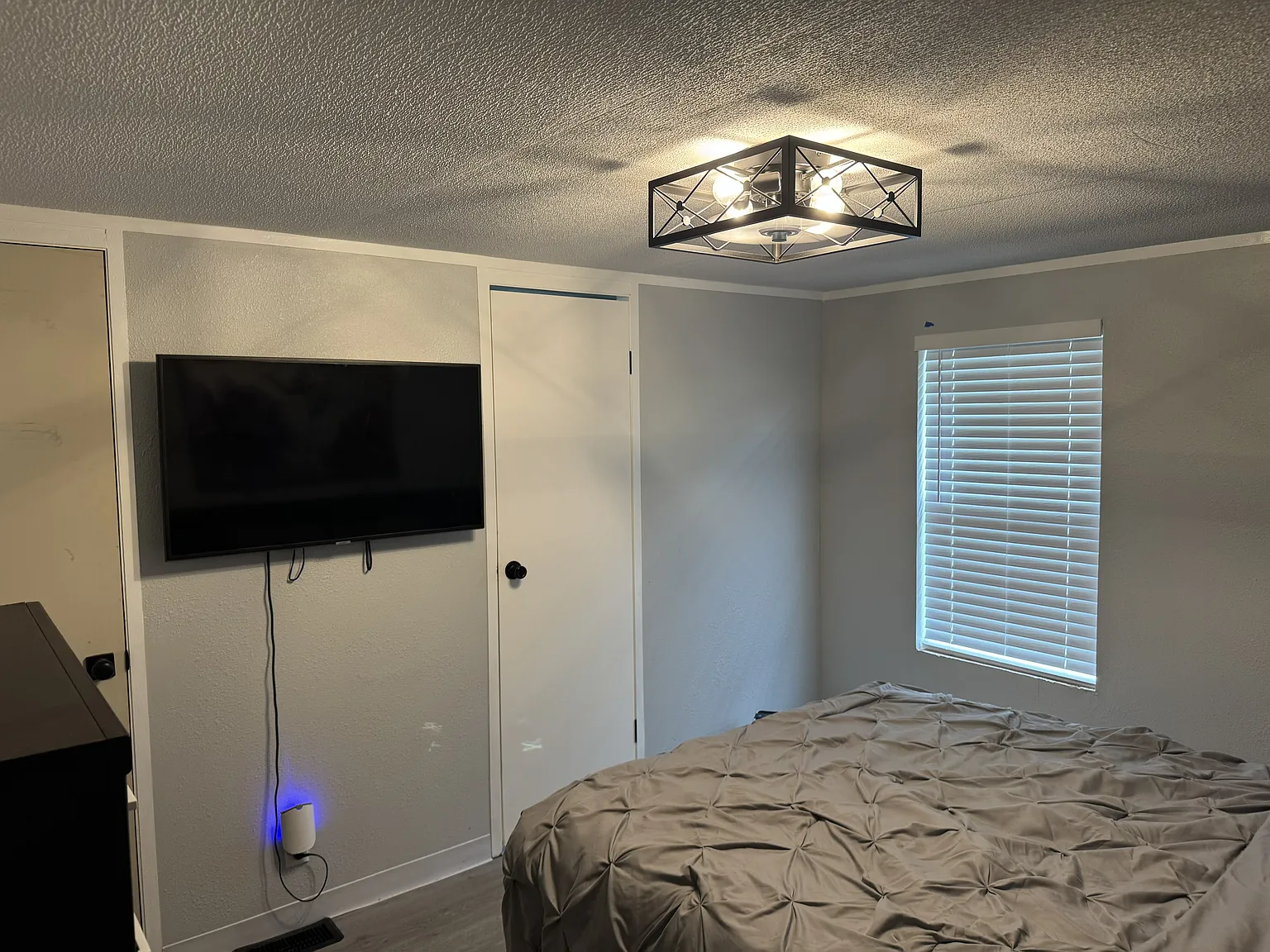2 bed, 1000 sqft, $1,500 — Photo 1