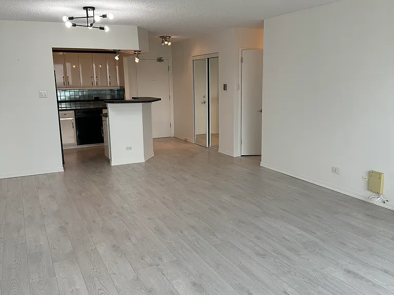 55 Nassau St N #4 — Photo 5
