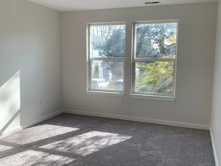 4625 NE 11th Ave — Photo 11