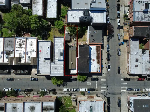 742 E 214th St, Bronx, NY 10467