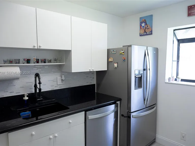 508 Gardens Dr #202 — Photo 2