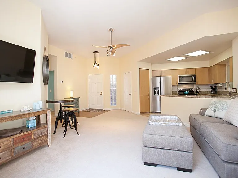 655 Columbia St #411 — Photo 12
