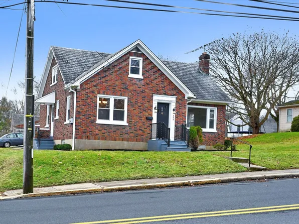 308 W Main St, Bath, PA 18014