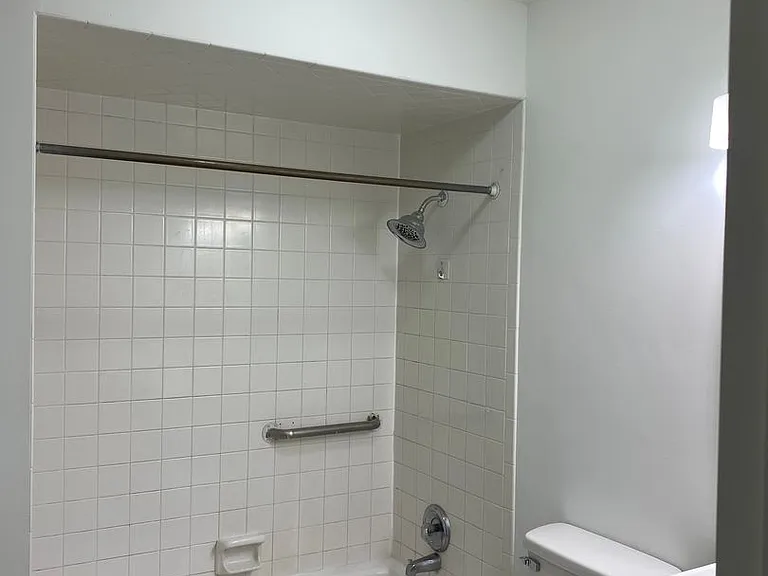 883 Roanoke Dr — Photo 15