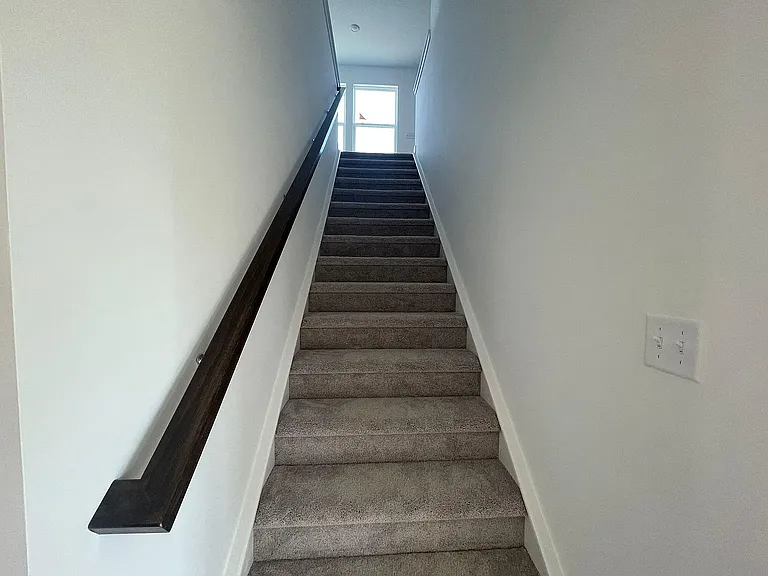 1066 Tansley Ln — Photo 16
