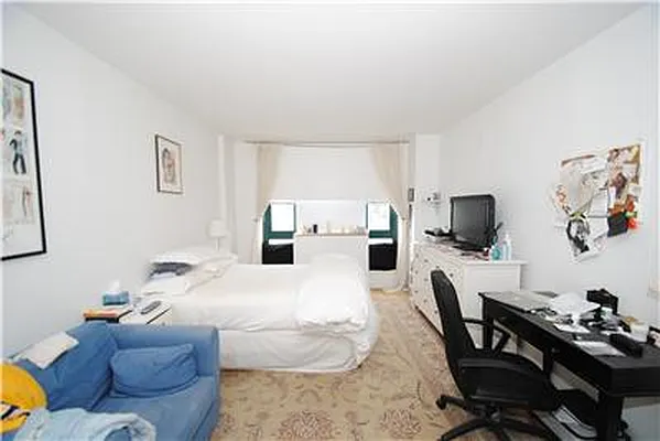 Rented by Buchbinder & Warren | media 19