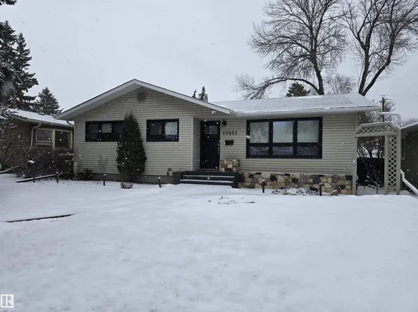10851 141st St NW, Edmonton, AB T5M 1T3