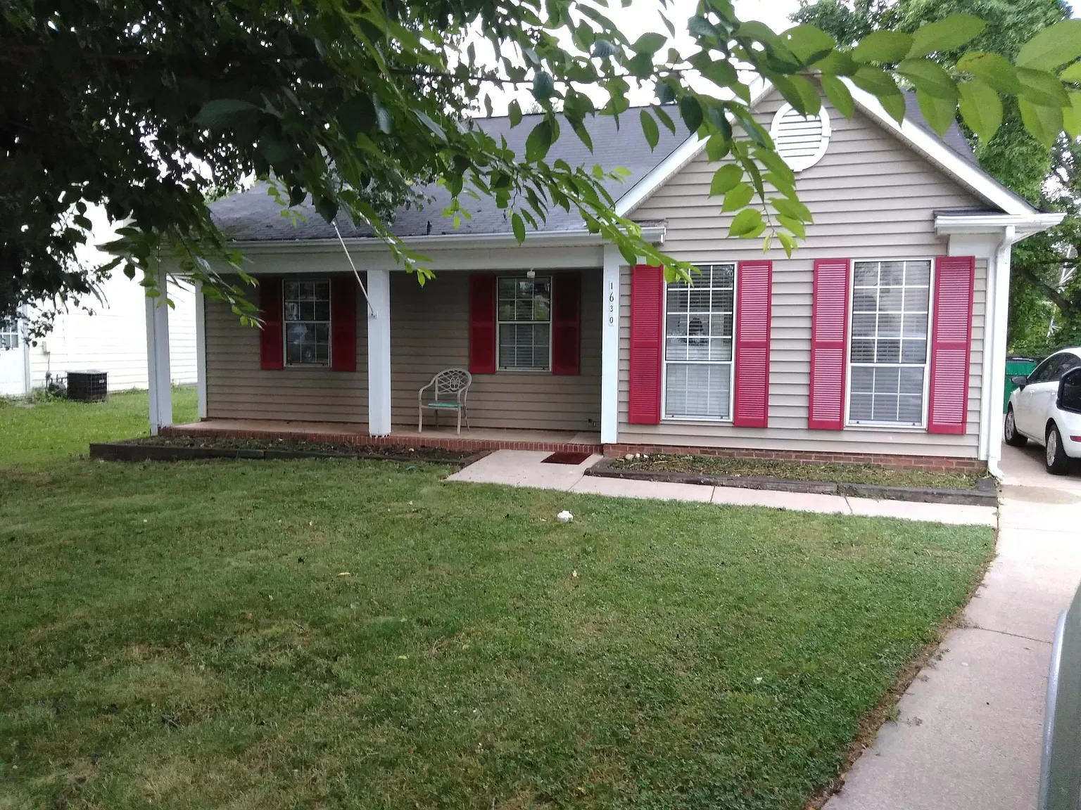 3 bed, 1191 sqft, $1,800 — Photo 1
