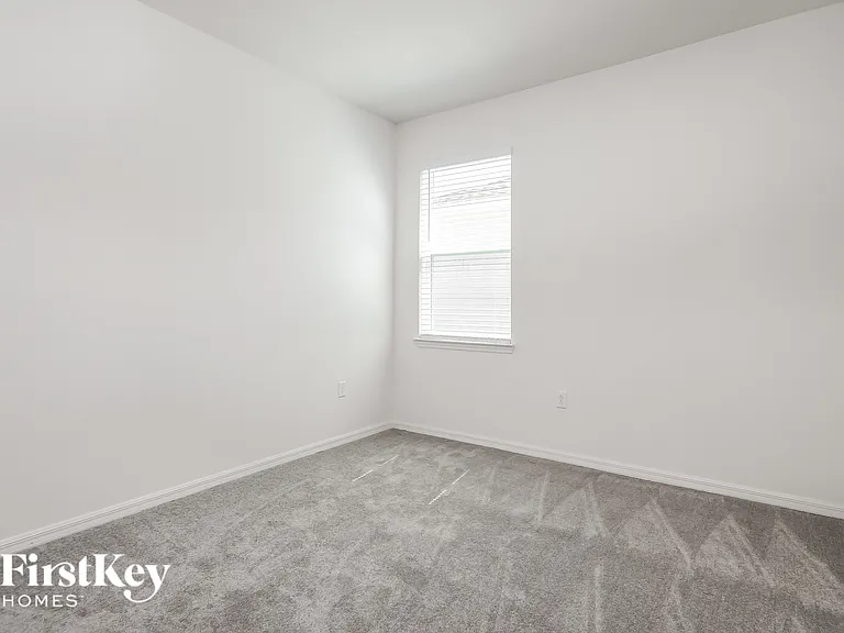1156 Spokane Point — Photo 13
