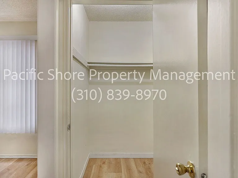 11th Street Apartments — Photo 8