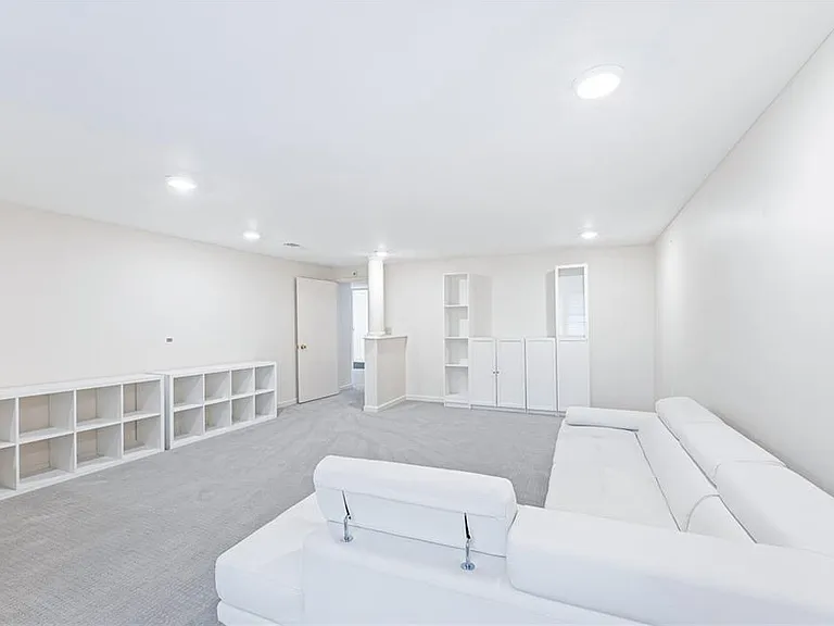 908 Lenox Hill Ct NE — Photo 22