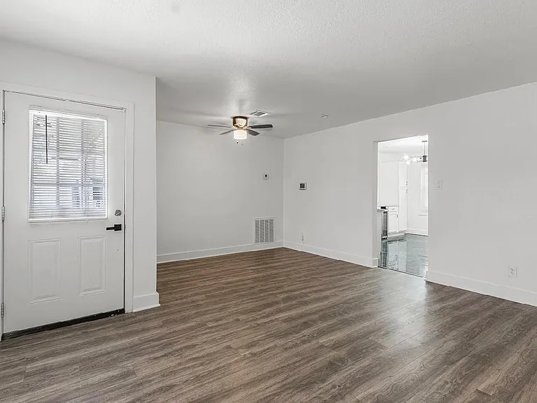 4303 Dacca Dr — Photo 8