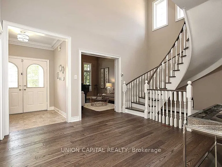 75 Langtry Pl — Photo 3