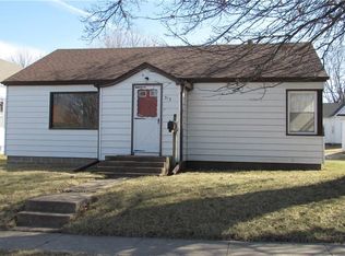 513 N Roche St, Knoxville, IA 50138