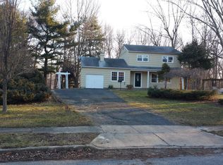 29 Tarrytown Rd, Manalapan, NJ 07726