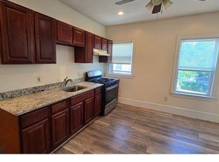 25 Angell St FLOOR 3, Dorchester Center, MA 02124