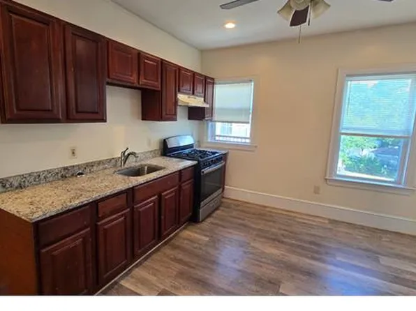 25 Angell St Floor 3, Dorchester Center, MA 02124
