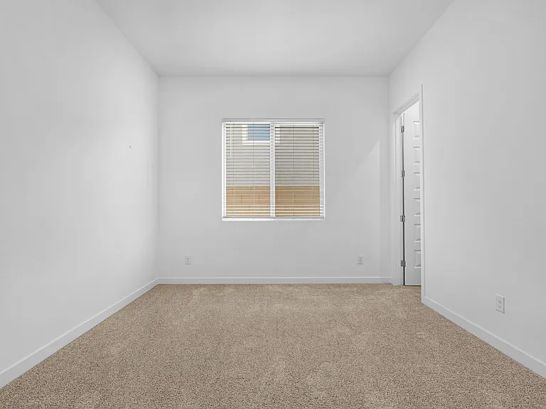 20132 W Catalina Dr — Photo 24