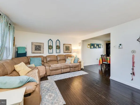 225 S 4th Ave, West Reading, PA 19611