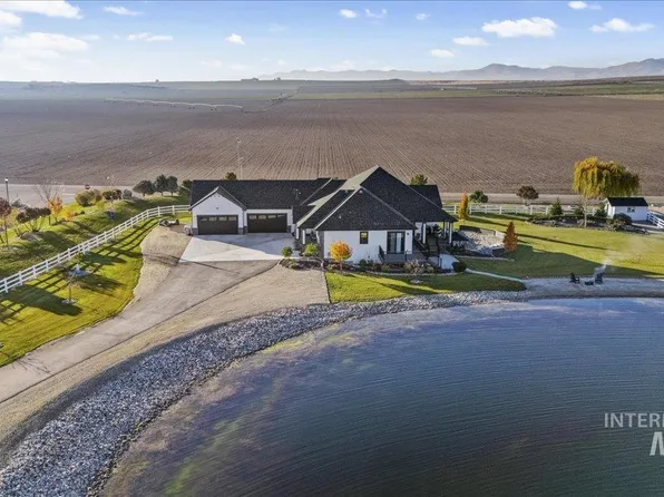 9067 Crystal Quartz Dr, Nampa, ID 83686