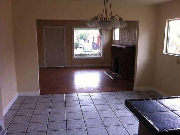 Kitchen/ Living Room