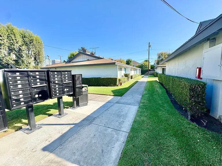 Garden Walk Apartments — Photo 10