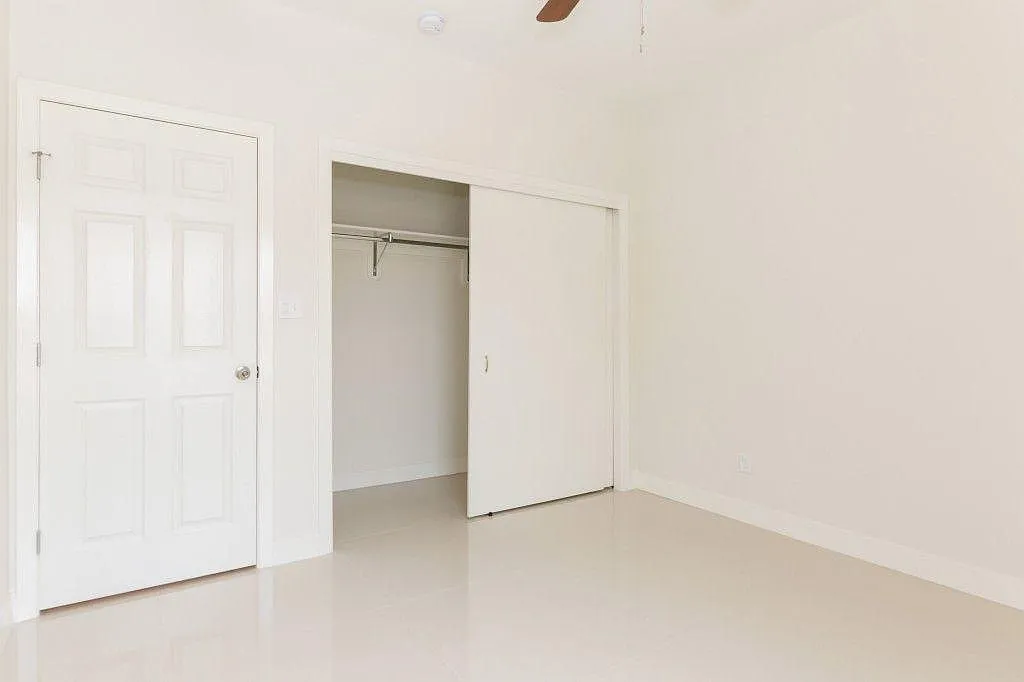 3 bed, 2.5 bath, 2100 sqft, $1,900 — Photo 4