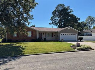 909 Saddle Spur Rd, Dexter, MO 63841