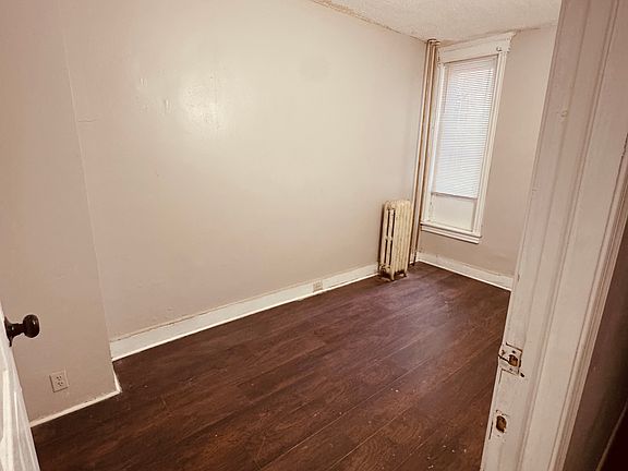 4th image of 1849 E Russell St #1