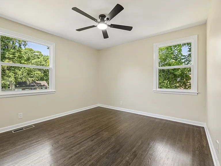 2208 Larimore Dr — Photo 9