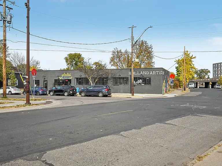The Hollander Row Homes — Photo 6