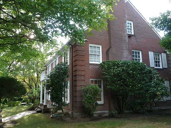 2nd image of 510 W 37th St