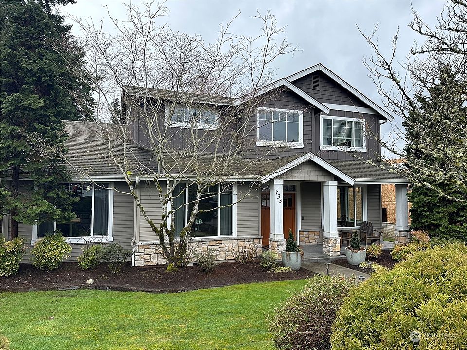 1st image of 733 17th Avenue W